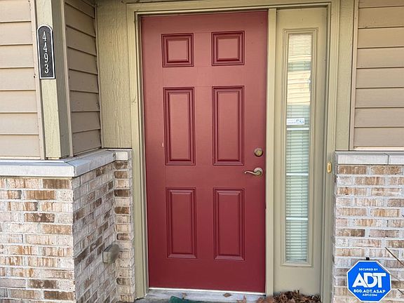 3rd image of 4493 English Oak Ct