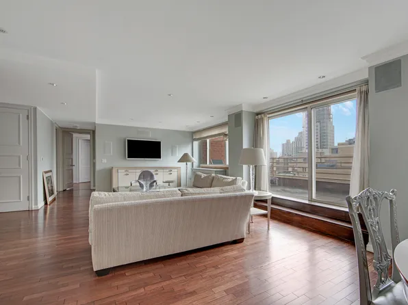 201 East 80th Street 16D image 3 of 20