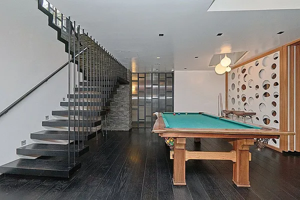 Rented by Compass | media 23