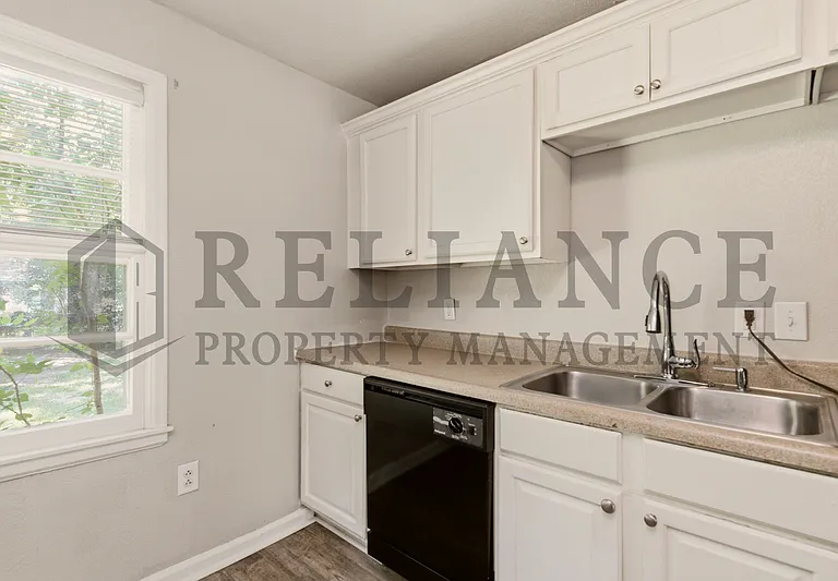 1126 S Silverdale Ct — Photo 23