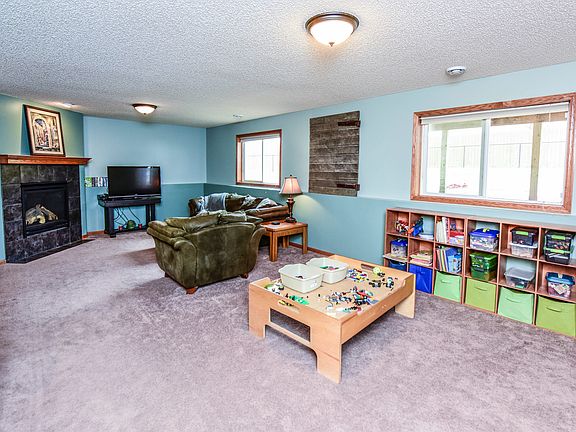 3rd image of 14713 Boysenberry Ct