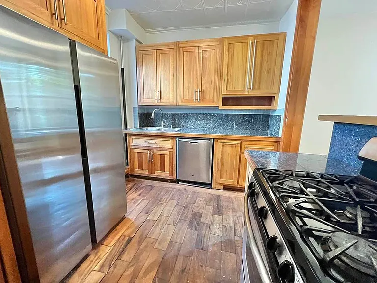 101 Jefferson Ave #2 — Photo 6