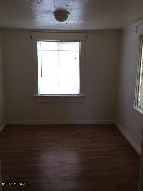 2nd image of 329 E Jacinto St