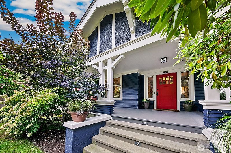 2nd image of 1239 20th Avenue E