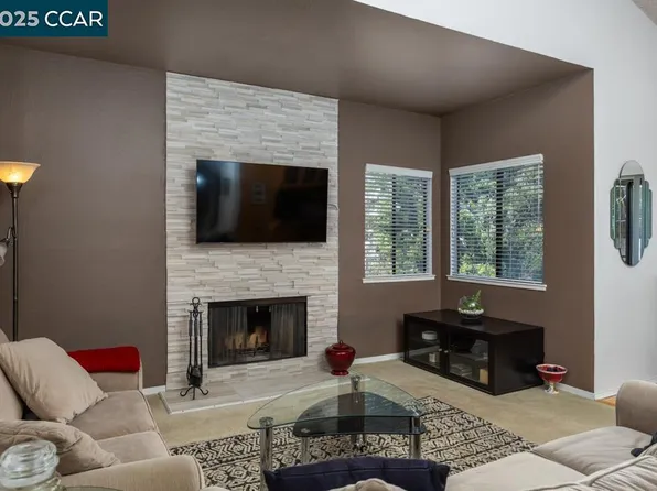 1086 Maywood Ln, Martinez, CA 94553