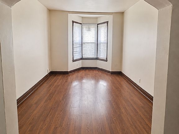 3rd image of 5031 S Elizabeth St