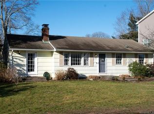 11 Fenwood Grove Rd, Old Saybrook, CT 06475