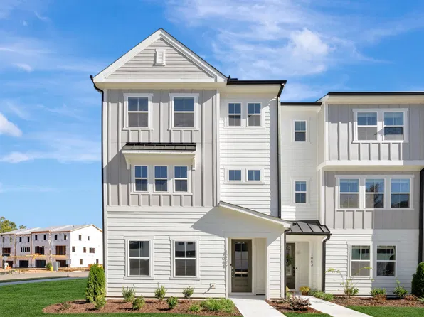 1065 Zelkova Ln, Chapel Hill, NC 27517