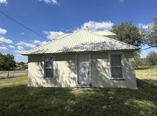 118 E School St, Gage, OK 73843