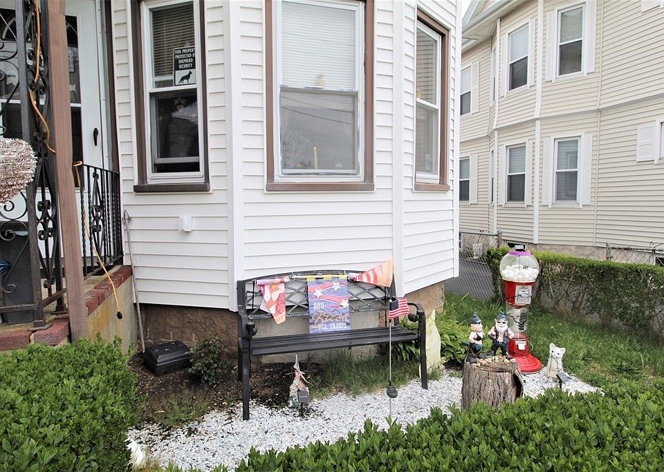 561563 Coggeshall St, New Bedford, MA 02746 Zillow