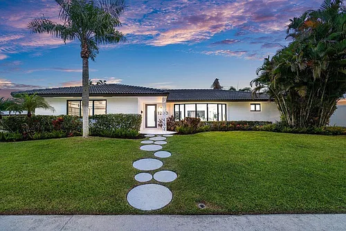 1200 SW 8th St Photo 1