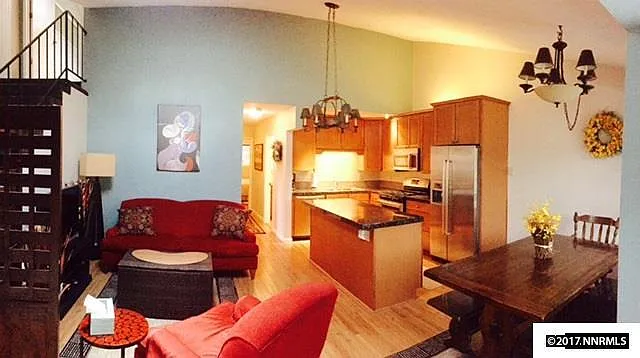 753 Tina Ct — Photo 2