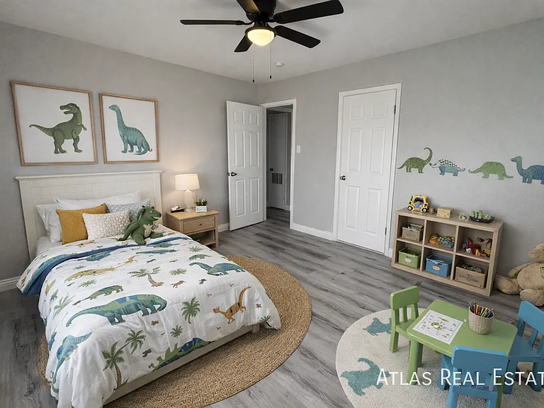 1753 W Brown St — Photo 1