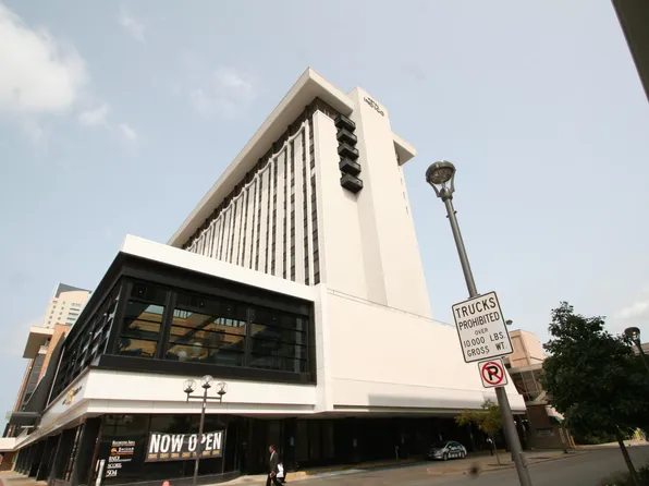 220 Broadway Ave S APT 1519, Rochester, MN 55904