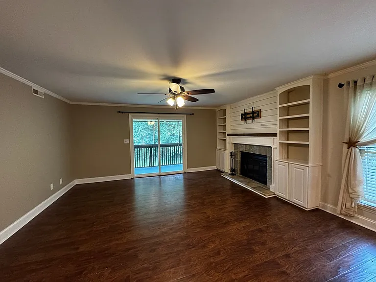 132 Turnwood Ln — Photo 2