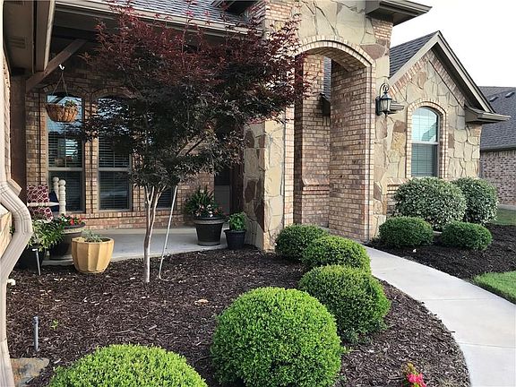 2nd image of 117 Aledo Glen Ct