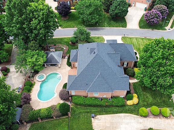4th image of 6907 Meadow Run Ln