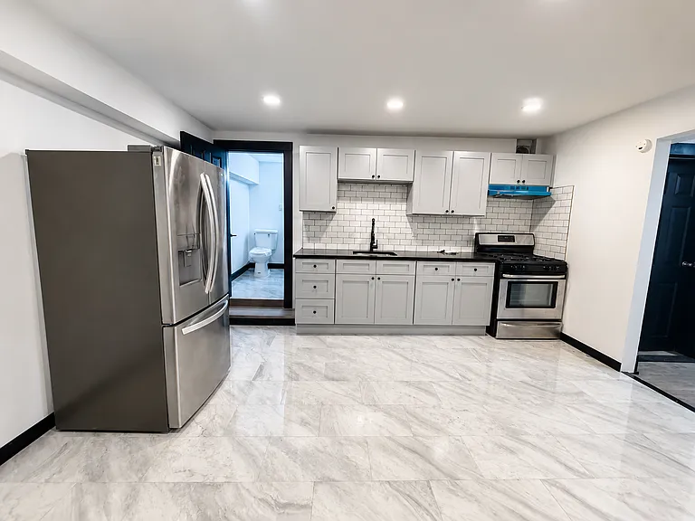 1-145 Washington Ave #4 — Photo 6