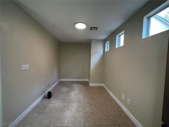 5th image of 5163 Starter Ave