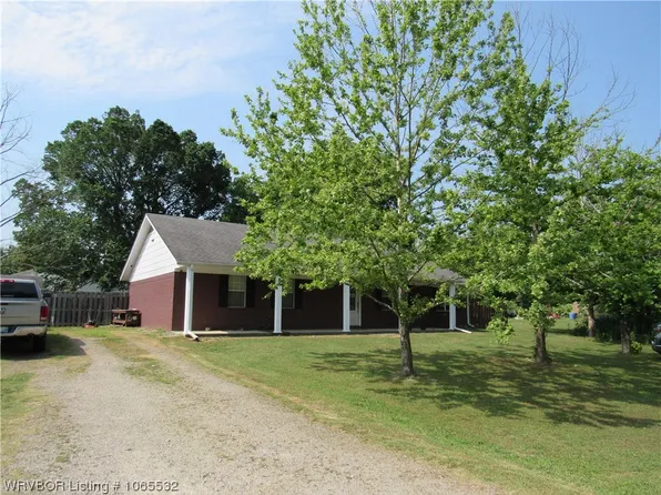 302 NW J St, Stigler, OK 74462