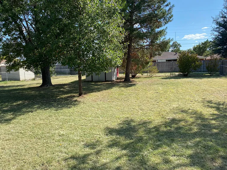 2371 Moore St — Photo 9