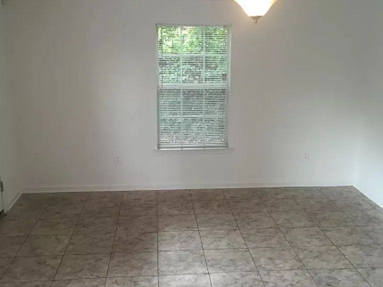 1524 Hudson St #1 — Photo 2