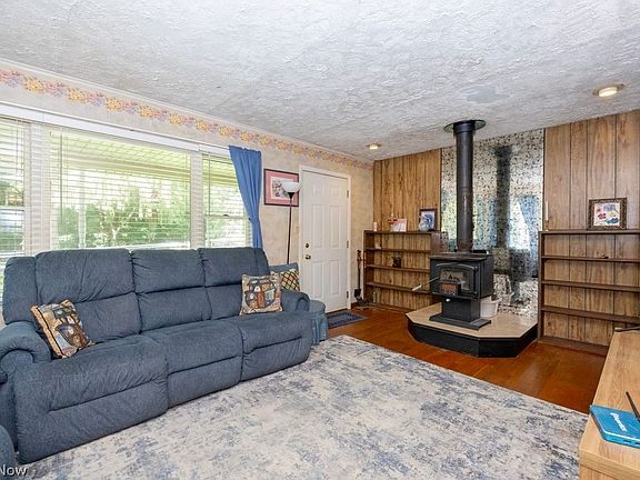 2nd image of 4963 Lattasburg Rd