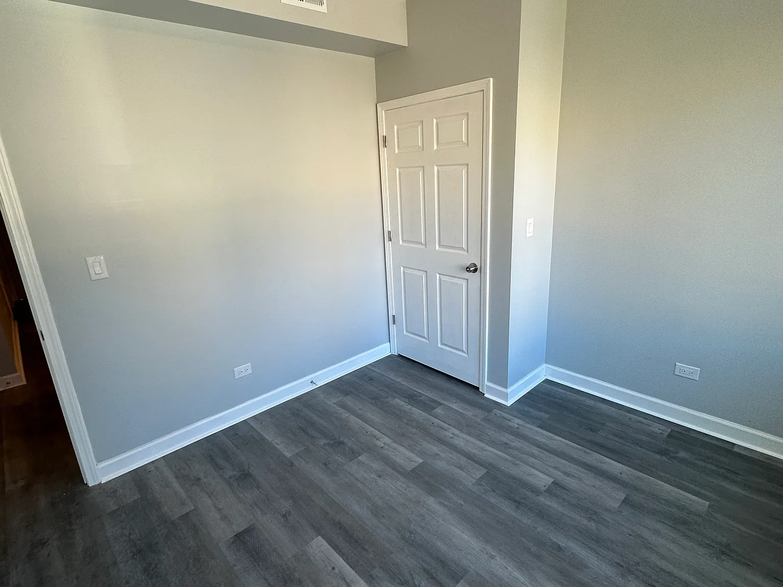 1823 Oak Park Ave — Photo 1