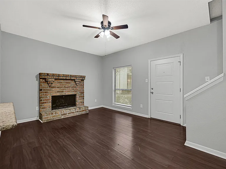2425 Augusta Dr #29 — Photo 4