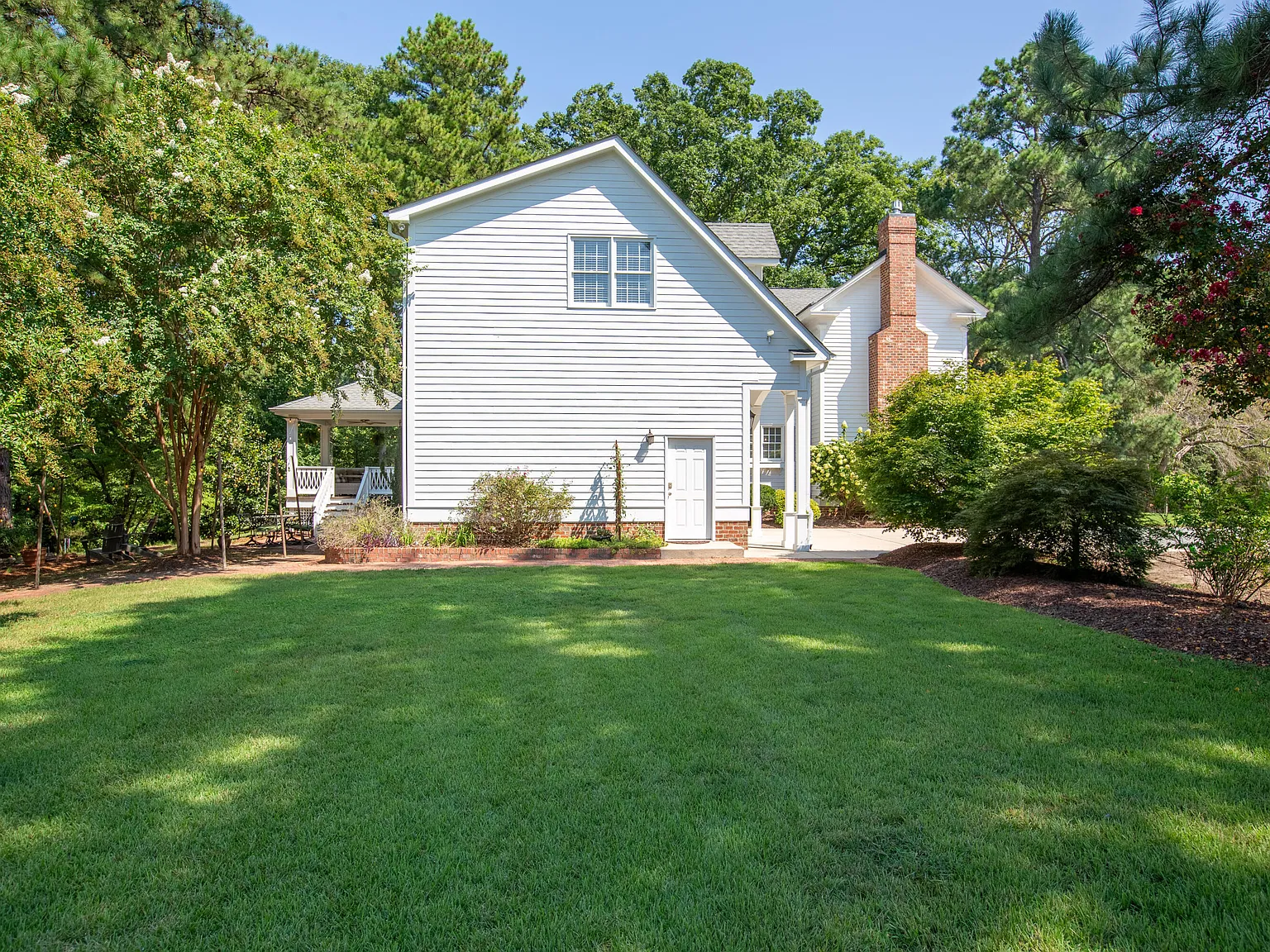 3 bed, 3.5 bath, 4626 sqft, $7,650 — Photo 4