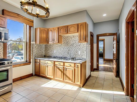 3rd image of 931 N Parkside Ave APT 1