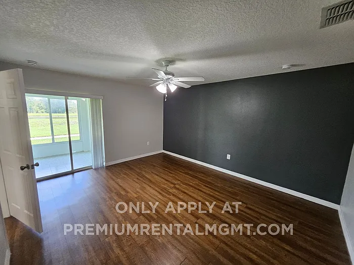 2 bed, 2.0 bath, 1249 sqft, $2,050 — Photo 4