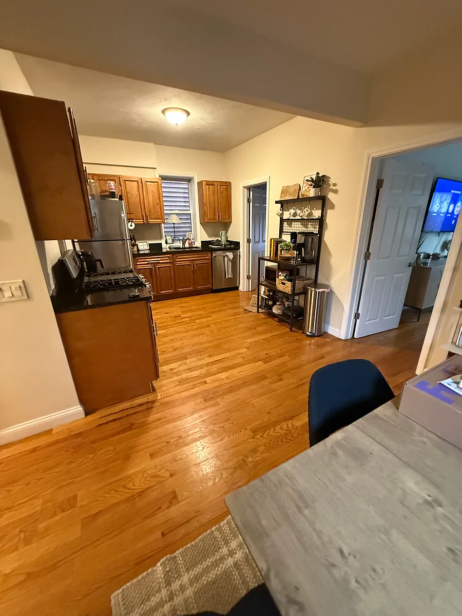 Building Photo - 58 Medford St #1A