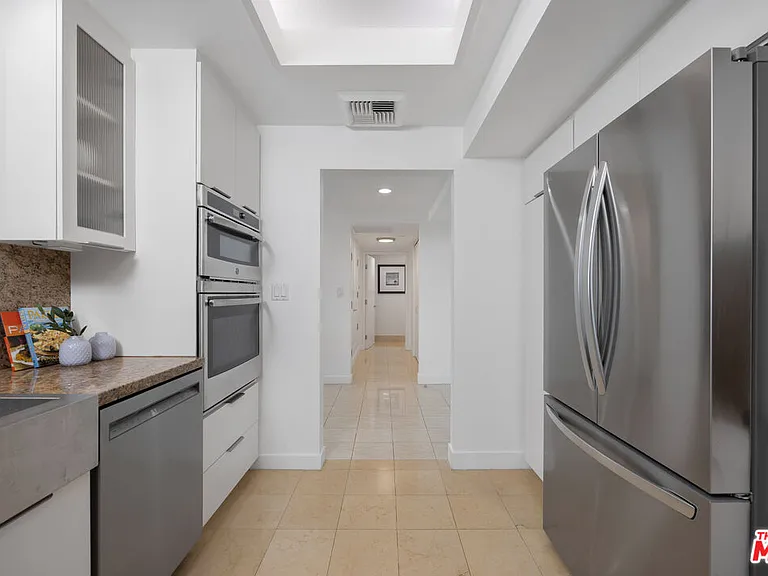 13600 Marina Pointe Dr #1507 — Photo 13