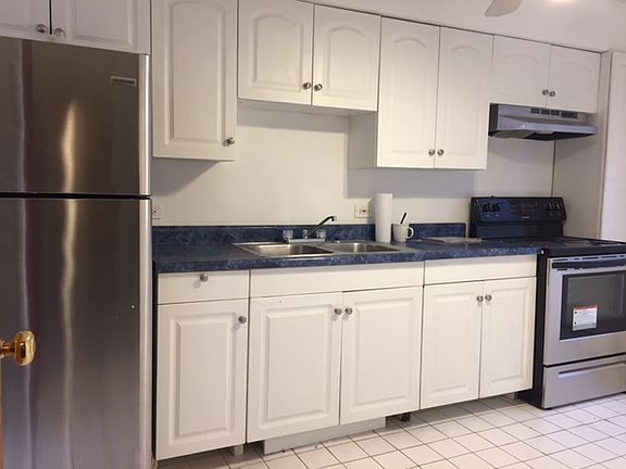 5th image of 705 Hinman Ave APT 1B