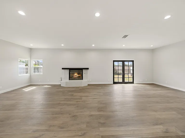 350 E Juanita Ave — Photo 16