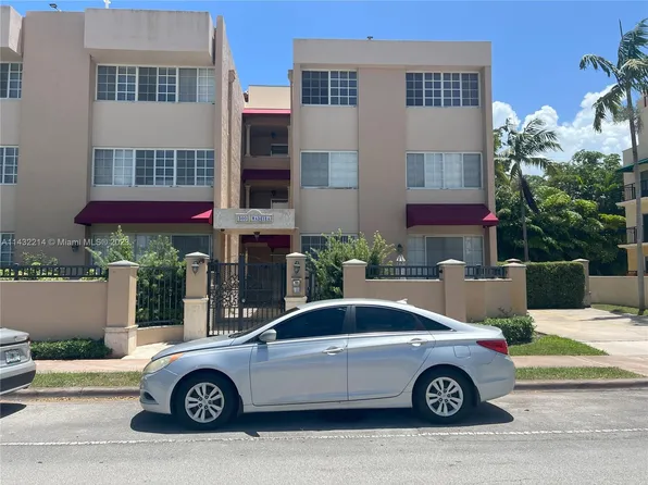 300 Madeira Ave APT 301, Coral Gables, FL 33134