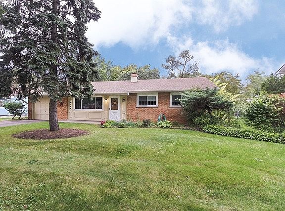 2nd image of 21W284 Drury Ln