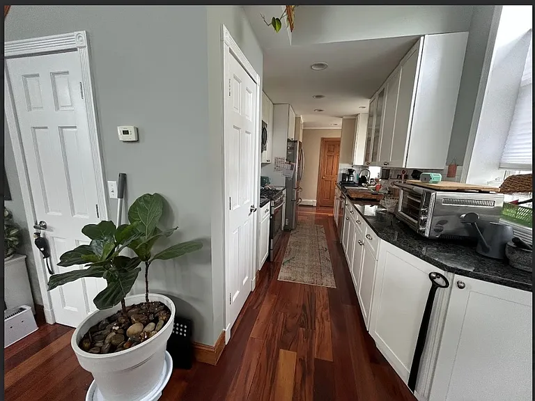 25 James St #2 — Photo 5