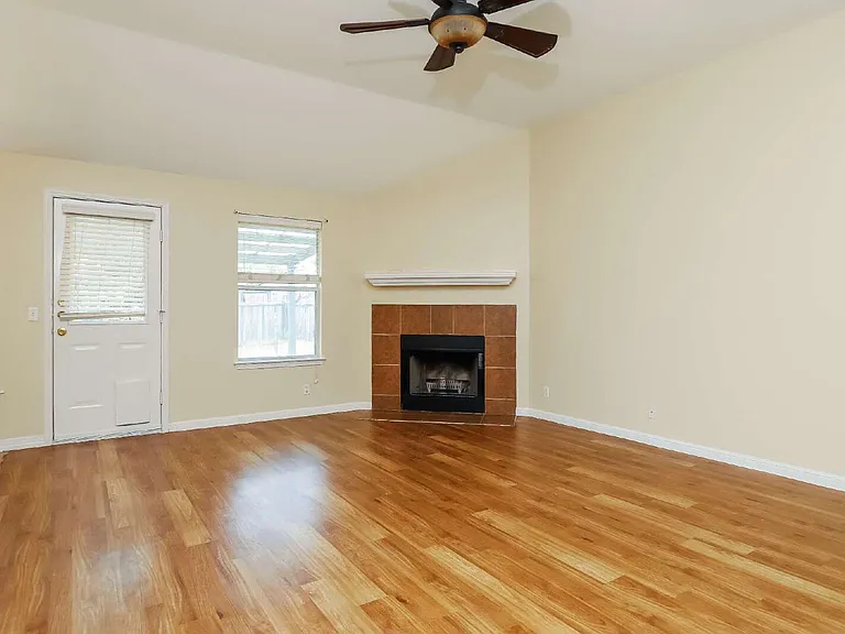 1561 Kenneys Way — Photo 6