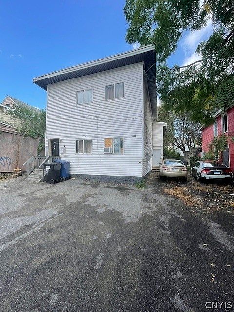 1st image of 1224 N State St