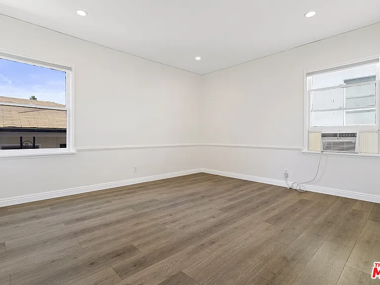 345 N Sycamore Ave #349 — Photo 20