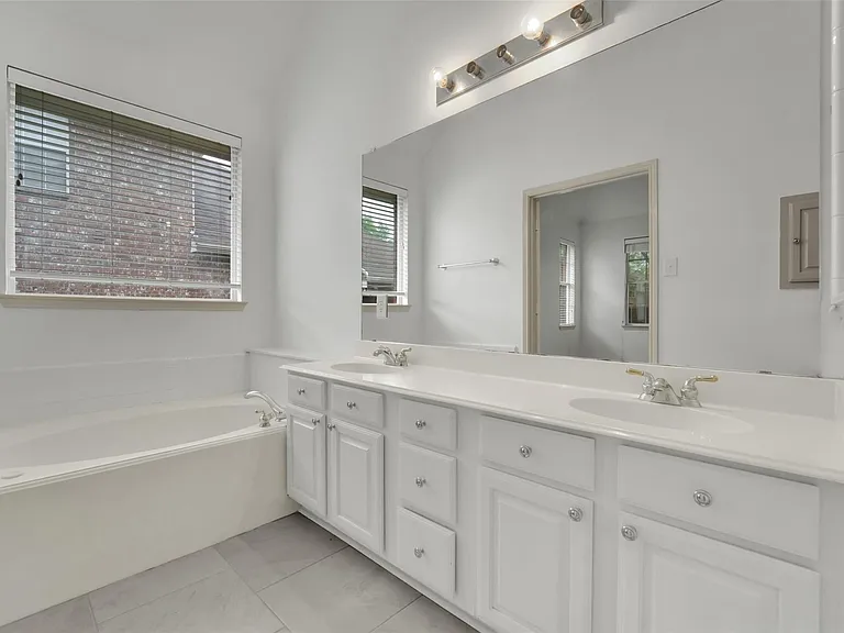 5106 Petersburg Dr — Photo 12