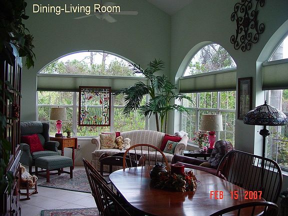 Dining area/living