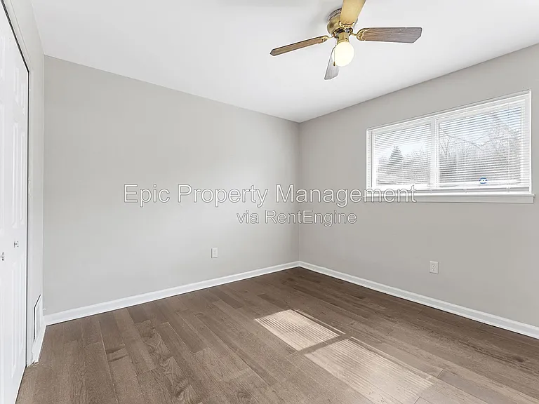27081 Leroy St — Photo 11