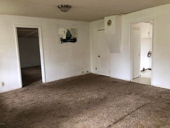 5th image of 301 N 23rd Ave