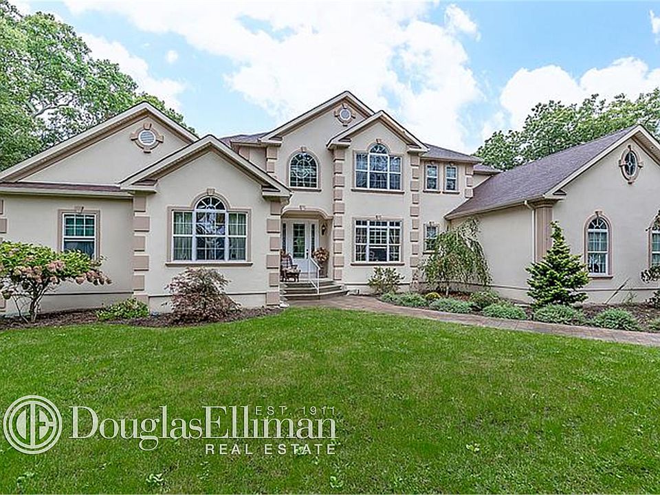 1st image of 275 Sleepy Hollow Ln