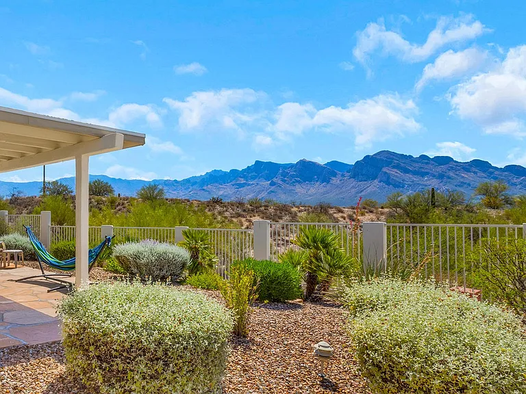 10380 N Hacienda Hermosa Dr — Photo 11