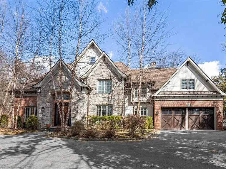 87A Harriman Rd — Photo 1