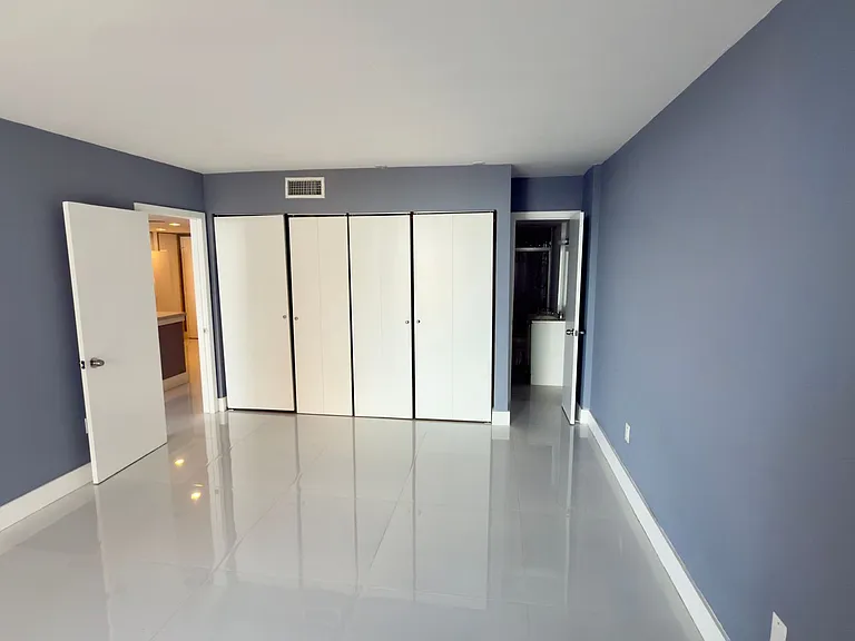 1351 NE Miami Gardens Dr #422 — Photo 10